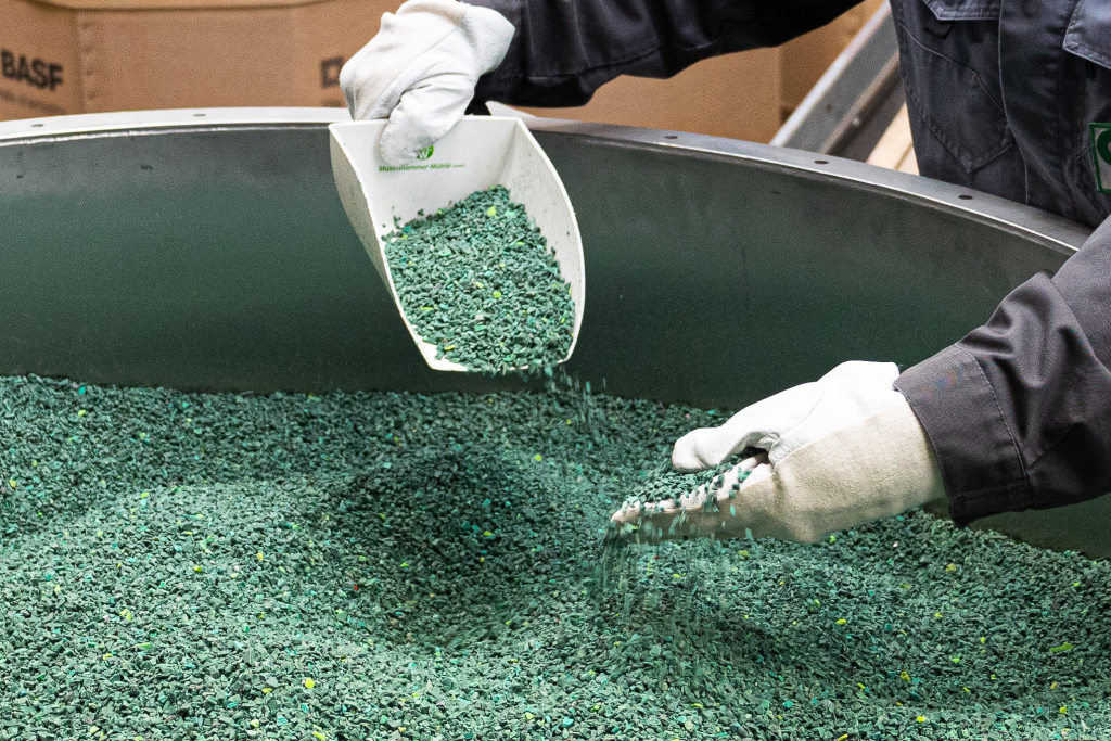 Mahlgut - gewaschen - aus grünen Bosch Power Tool Gehäusen